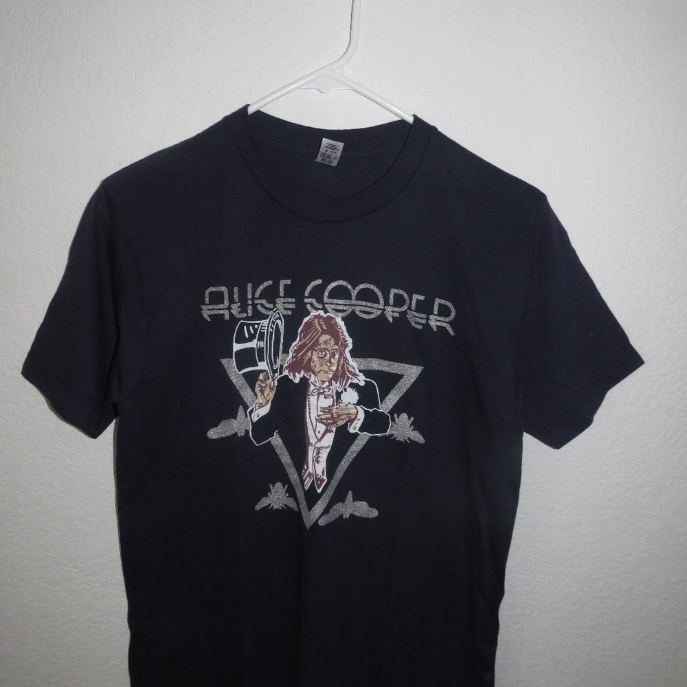 NWOT Women's SMALL Alice Copper Shirt Measurements